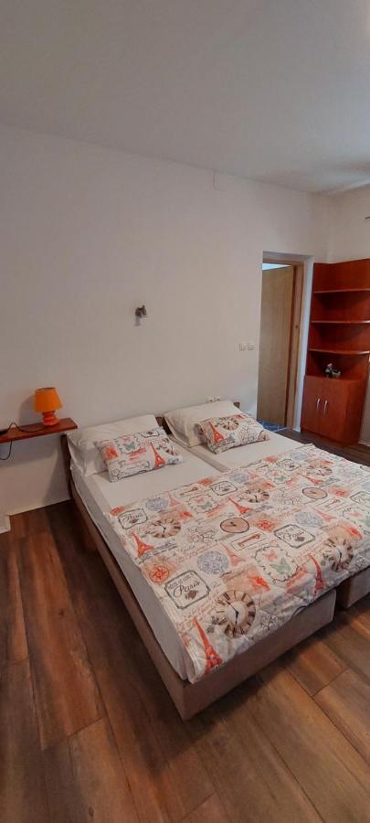 Apartments Matic Омишаль Экстерьер фото
